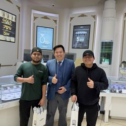 The Diamond Ring Co. - Jay and Steven was amazing help me pick the best watches. Thank you