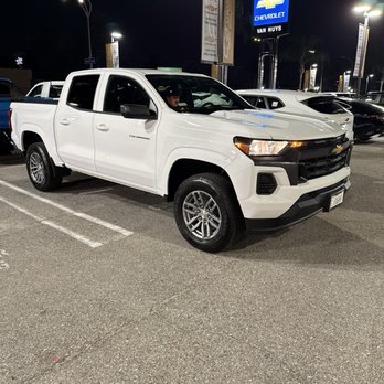 Chevrolet Van Nuys - Nice - Car Dealers Near Me - Van Nuys, California