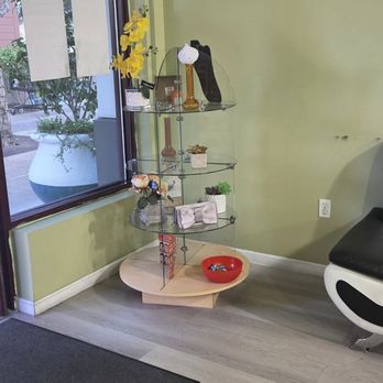 Eyebrow Station - Eyebrow Services Near Me - Alameda, California