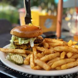 The Lookout Bar and Grill - Bob's Mac Burger