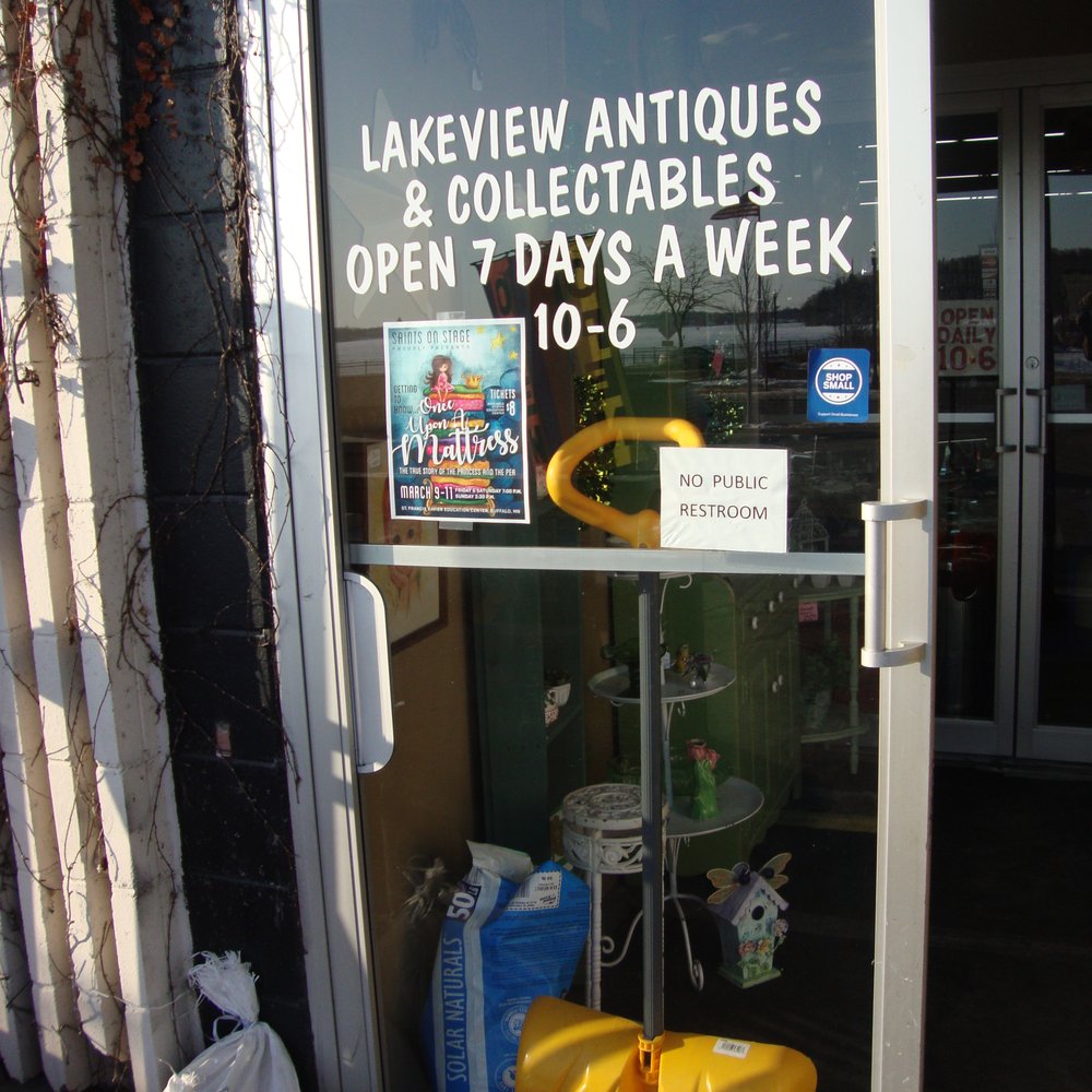 Lakeview Antiques & Collectables - Hours of operation, front entry door. - Antiques Near Me - Buffalo, Minnesota
