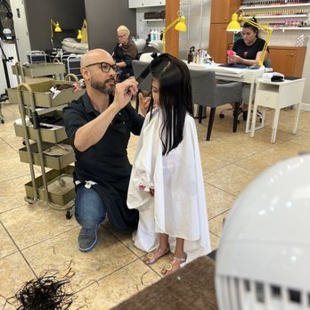 Reinaldo Salon - Hair Salons Near Me - Miami, Florida