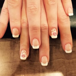 Dena did an amazing job! Best French manicure I've gotten in this area by far!