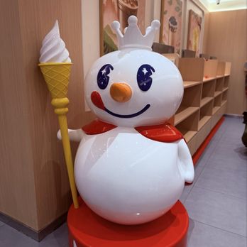 Mixue - The adorable and iconic mascot... the Snow King! - Coffee & Tea Near Me - New York, New York Mixue - The adorable and iconic mascot... the Snow King! - Coffee & Tea Near Me - New York, New York