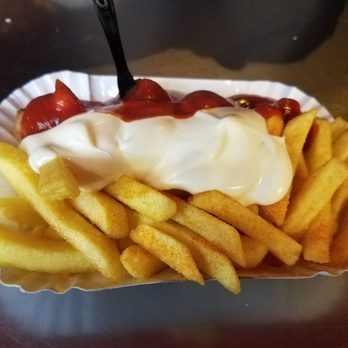 Curry 36 - Looks pretty now but quickly became one hot mess. - Food Stands Near Me - Berlin, BE