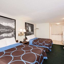 Super 8 by Wyndham Merritt BC - Guest room