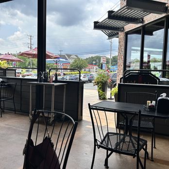 Box Hill Crab Cakes - Outside patio - Pizza Near Me - Abingdon, Maryland