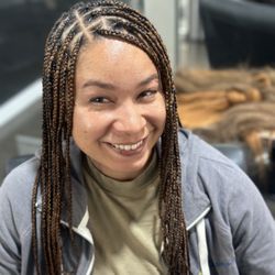 Bonitas Extensions and Braids - Knotless braids