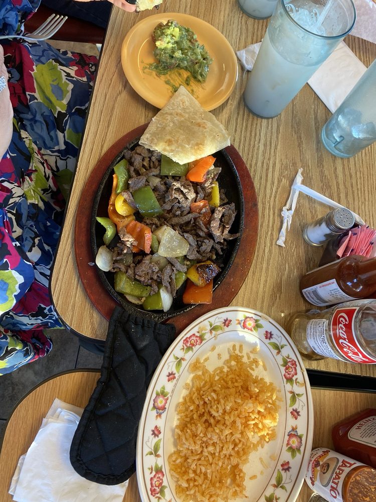 Mejia's Taquiera y Mariscos