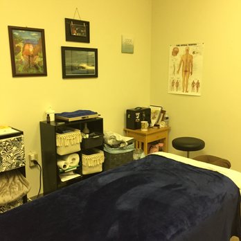 Aroha Nui Massage - Therapy room - Massage Therapy Near Me - Fredericksburg, Virginia Aroha Nui Massage - Therapy room - Massage Therapy Near Me - Fredericksburg, Virginia