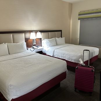 Hampton Inn & Suites Phoenix-Surprise - Nice QUEEN beds - Hotels Near Me - Surprise, Arizona Hampton Inn & Suites Phoenix-Surprise - Nice QUEEN beds - Hotels Near Me - Surprise, Arizona