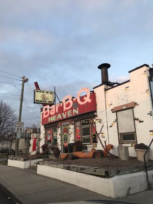 Bar-B-Q Heaven by null