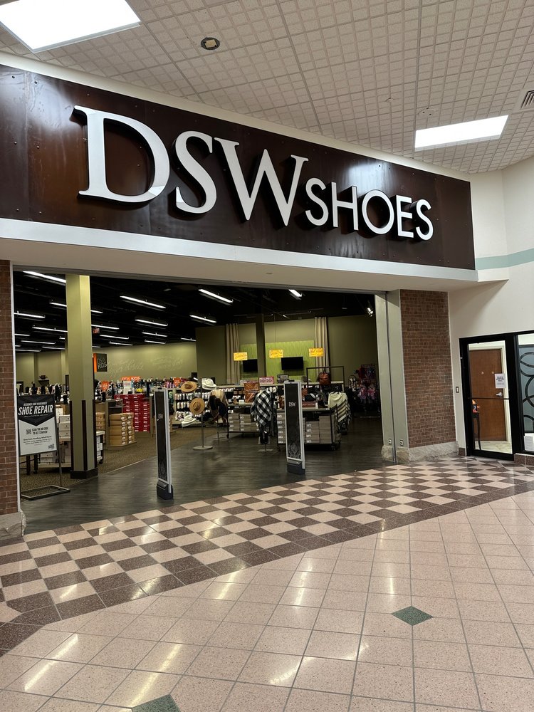 DSW DESIGNER SHOE WAREHOUSE Updated September 2024 13 Photos & 12