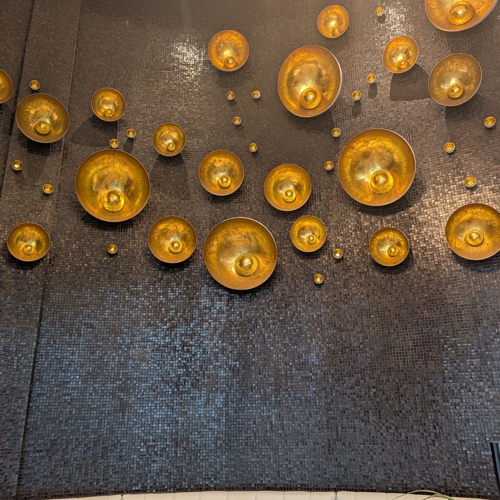 Moxies Dixon Road Restaurant - Decor - Canadian (New) Near Me - Etobicoke, Ontario