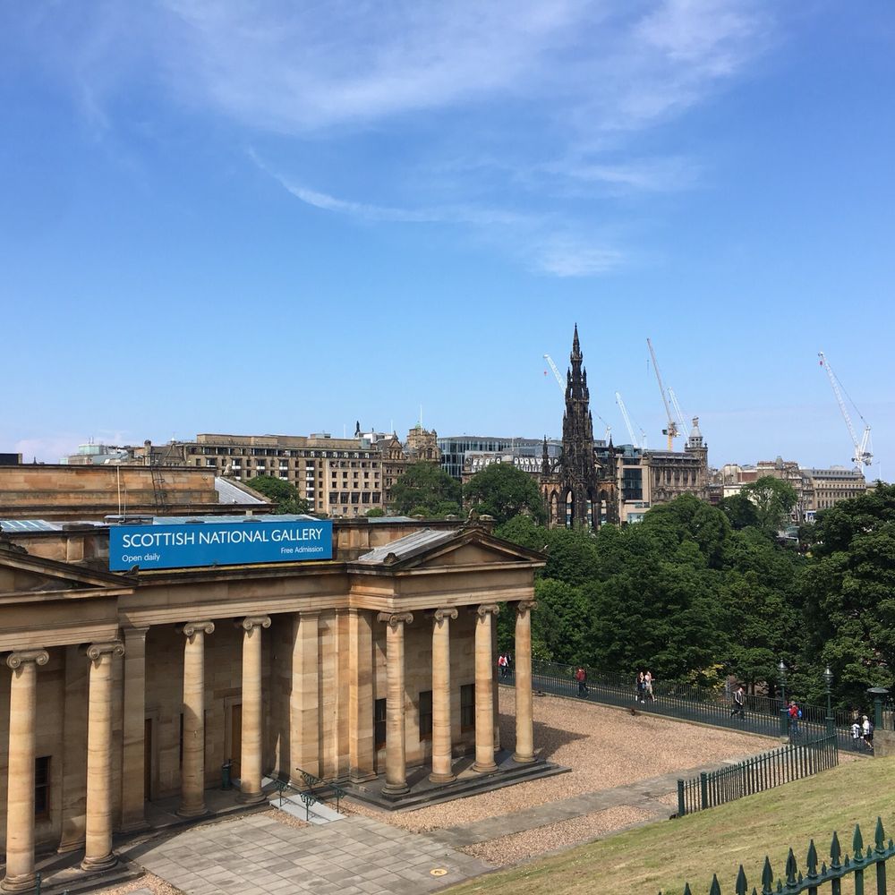 Majestic Tour Bus - Bus Tours Near Me - Edinburgh, EDH