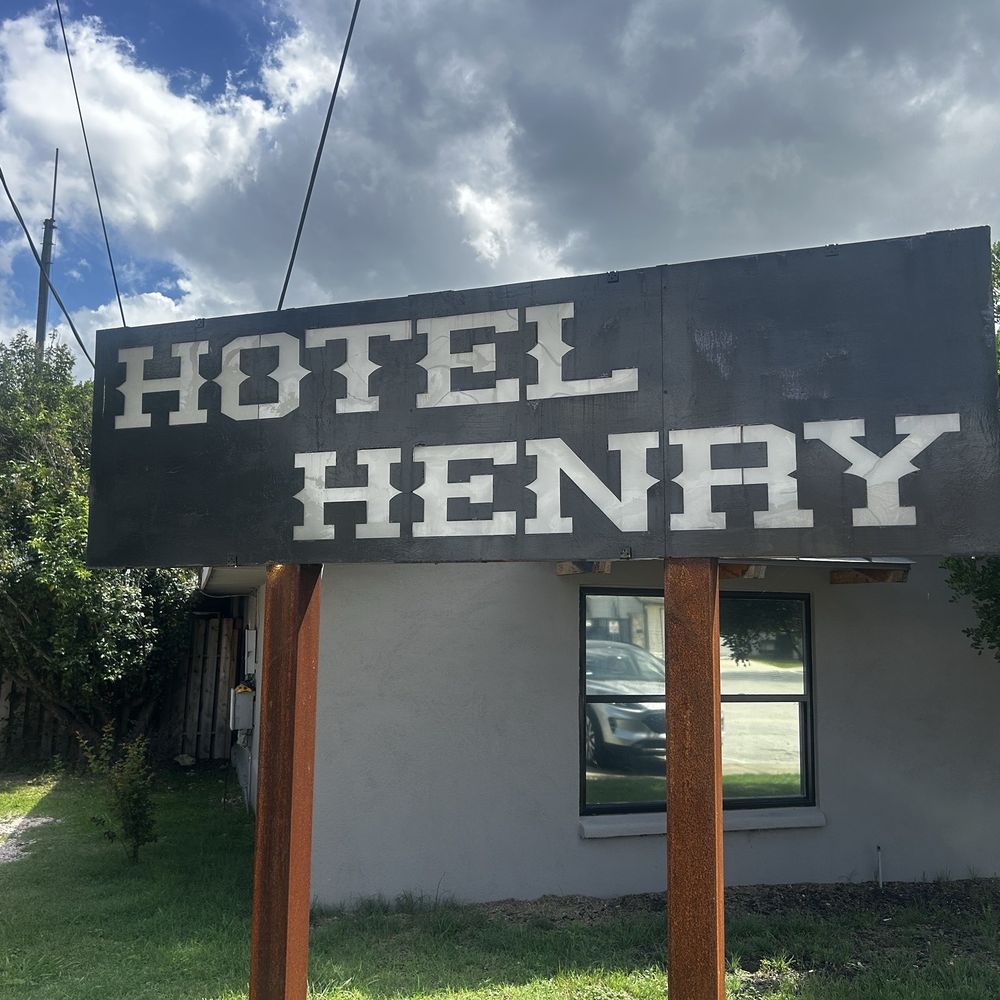 Hotel henry - Hotels & Travel Near Me - Blanco, Texas Hotel henry - Hotels & Travel Near Me - Blanco, Texas