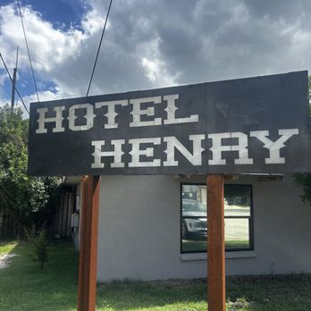 Hotel henry - Hotels & Travel Near Me - Blanco, Texas