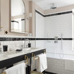 Hôtel Longemalle - Salle de bain avec baignoire