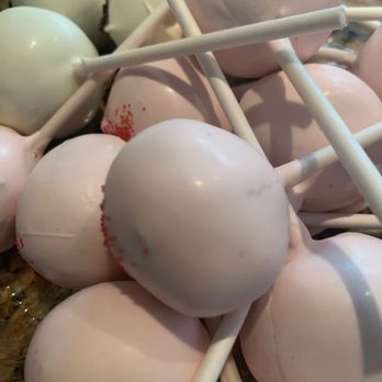 CC's Macarons and Desserts - Red velvet cake pops - Macarons Near Me CC's Macarons and Desserts - Red velvet cake pops - Macarons Near Me