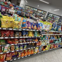 7-Eleven - Fully stocked