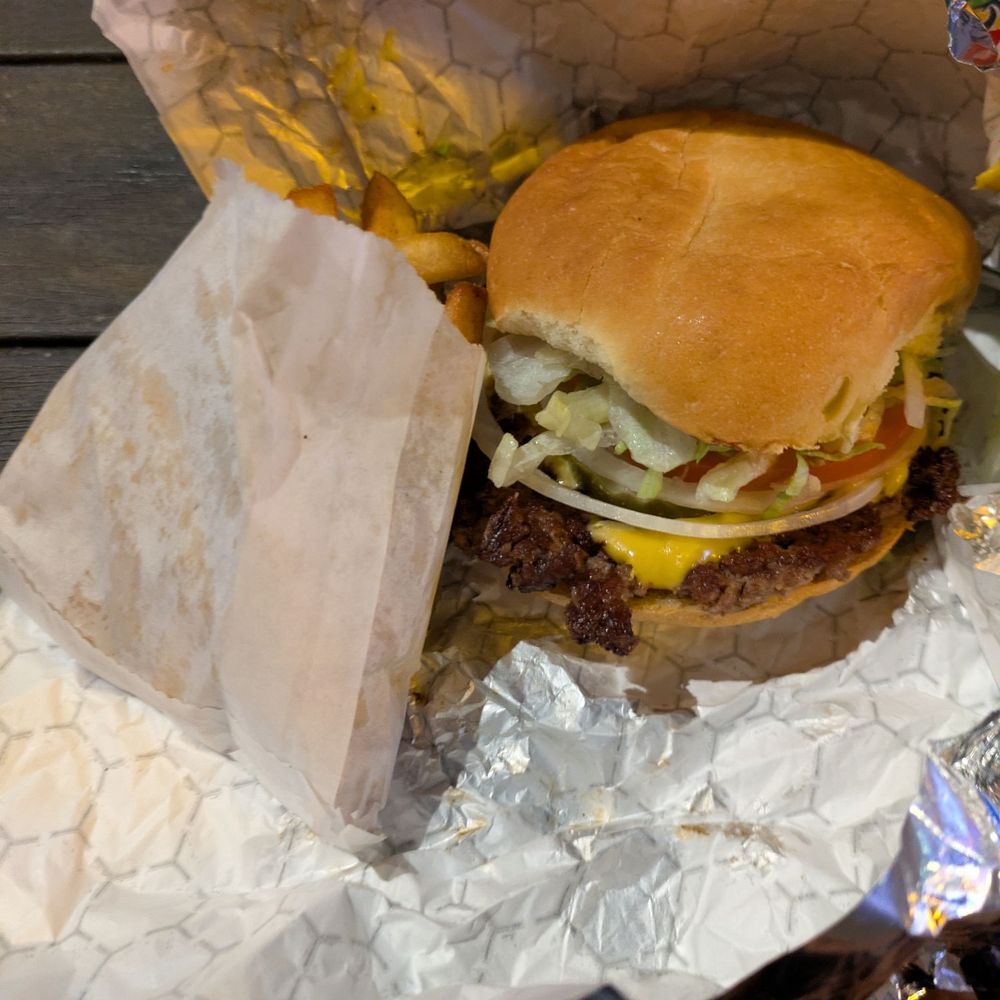 Hi-Pointe Drive-In - Burger and Fries - Burgers Near Me - Chesterfield, Missouri Hi-Pointe Drive-In - Burger and Fries - Burgers Near Me - Chesterfield, Missouri