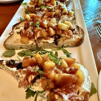 CityGate Grille - Peach bruschetta - American Near Me - Naperville, Illinois