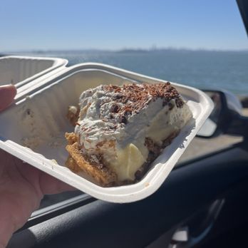 Bakesale Betty - banana cream pie - Bakeries Near Me - Oakland, California Bakesale Betty - banana cream pie - Bakeries Near Me - Oakland, California