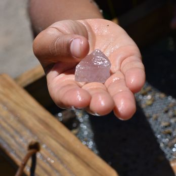 Moaning Caverns Adventure Park - Pink quartz - Amusement Parks Near Me - Vallecito, California