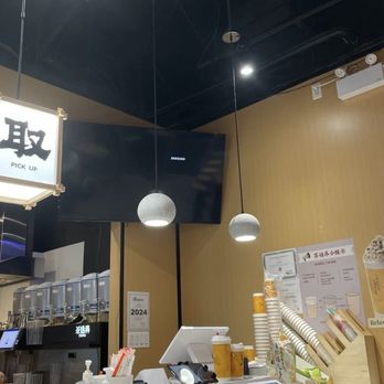 Chahalo - Interior - Bubble Tea Near Me - Markham, Ontario