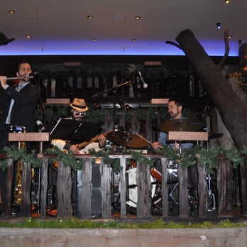 Clifton's Republic - The band provides a nice ambience. - Bars Near Me - Los Angeles, California