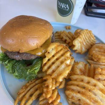 Wara Bistro - This Waygu burger's so good, I for sure recommend coming back and trying it. They also have many other great items on the menu. - Breakfast & Brunch Near Me - Irvine, California Wara Bistro - This Waygu burger's so good, I for sure recommend coming back and trying it. They also have many other great items on the menu. - Breakfast & Brunch Near Me - Irvine, California