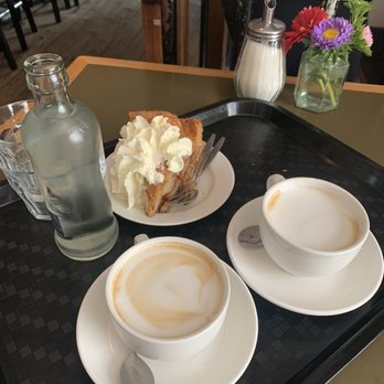 Winkel 43 - Famous apple pie and delicious cappuccino - Desserts Near Me - Amsterdam, New Hampshire
