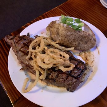 Cattlemens - Rib eye steak medium rare - Seafood Near Me - Dixon, California