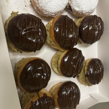 Snowflake Donuts - Dubai chocolate donuts - Bakeries Near Me - Missouri City, Texas Snowflake Donuts - Dubai chocolate donuts - Bakeries Near Me - Missouri City, Texas