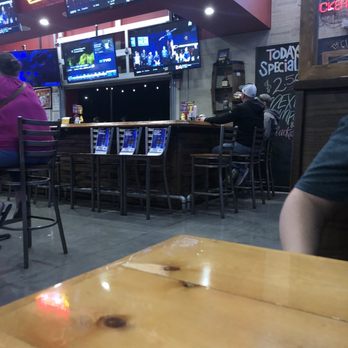 Cluckers Shepherdsville - Bar area - Sports Bars Near Me - Shepherdsville, Kentucky