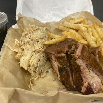 Barbecue And Bourbon - Half Rib Tips Pulled Chicken French Fries - Barbeque Near Me - Speedway, Indiana