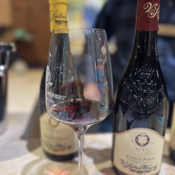 V Sattui Winery - Wine tasting - Wineries Near Me - Saint Helena, California V Sattui Winery - Wine tasting - Wineries Near Me - Saint Helena, California