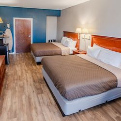 Unhitched Lake Charles - Motel Rooms