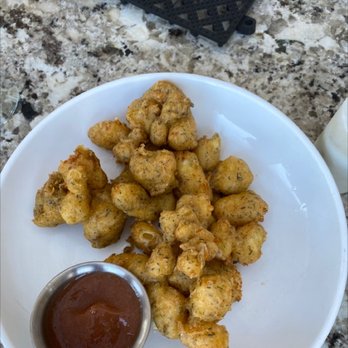 St James Hotel - Delicious cheese curds! - Hotels Near Me - Red Wing, Minnesota