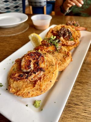 Wahoos Fish House by null