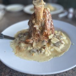 Pizzico Ristorante & Martini Bar - Pork shank osso bucco