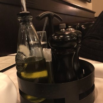 Maggiano's Little Italy - Italian Near Me - Hackensack, New Jersey