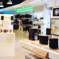 SONOLOGY - Terre de son - Group Digital - Découvrez votre point de vente audiovisuel avec 600m2 dédiés aux dernières technologies pour tous vos projets sono/image/hifi/...