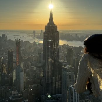 Summit One Vanderbilt - Best time to get here is 2-2:30pm when the sun sets around 4:30. - Observatories Near Me - New York, New York