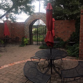 Kissing Tree Vineyards - Wineries Near Me - Eddy, Texas Kissing Tree Vineyards - Wineries Near Me - Eddy, Texas