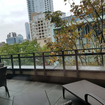 L'Hermitage Hotel - Hotels Near Me - Vancouver, British Columbia