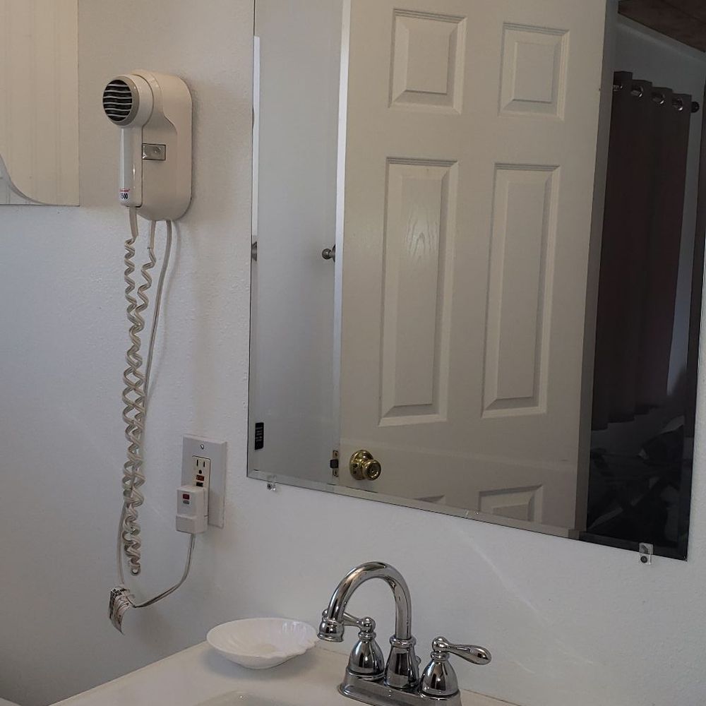 Lakeshore Lodge - Vacation Rentals Near Me - Wofford Heights, California Lakeshore Lodge - Vacation Rentals Near Me - Wofford Heights, California
