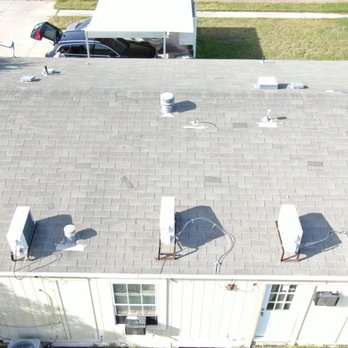 Inspector Nuz'zo Home Inspections - Three air-conditioning units on the roof all stopped working the same day. This cannot be product related, it has to be electrical related. - Home Inspectors Near Me - Palm Springs, California Inspector Nuz'zo Home Inspections - Three air-conditioning units on the roof all stopped working the same day. This cannot be product related, it has to be electrical related. - Home Inspectors Near Me - Palm Springs, California