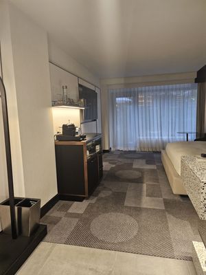 W Toronto by null