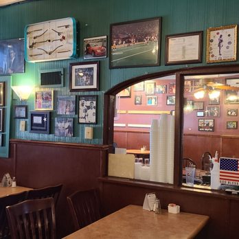 Biggie's Restaurant - Pictures cover the walls. - American Near Me - St. Louis, Missouri Biggie's Restaurant - Pictures cover the walls. - American Near Me - St. Louis, Missouri